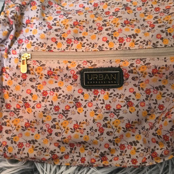 ❣️5 /$25 Urban Expressions Black Woven Clutch with Gold Chain - Picture 7 of 7